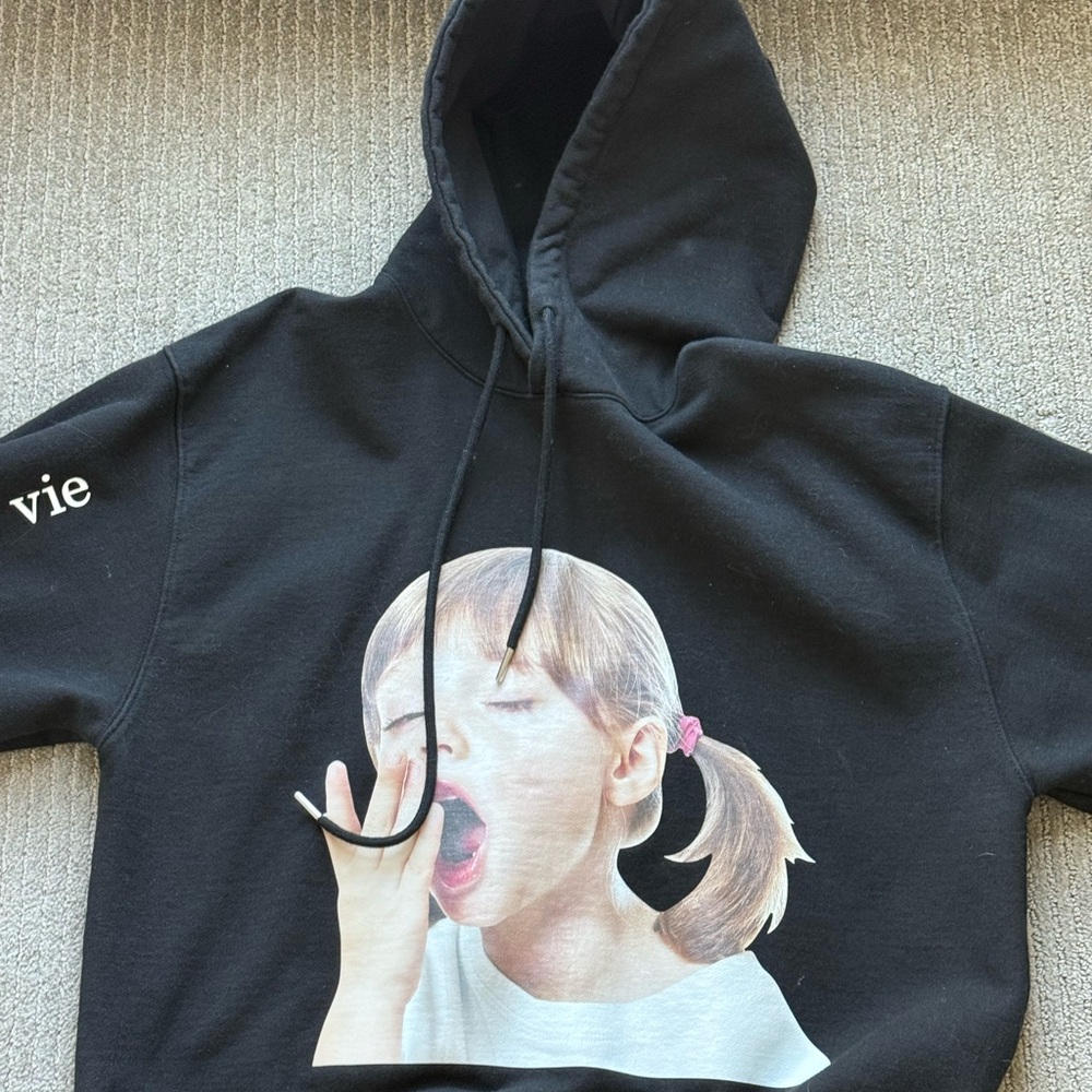 BLACK ACME DE LA VIE (ADLV) GIRL YAWNING HOODIE